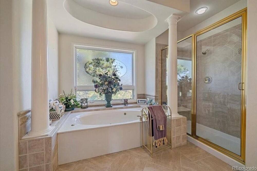 Photo of Bathroom in Larkspur