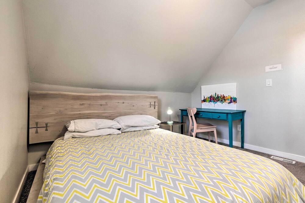Photo of Bedroom in Cole