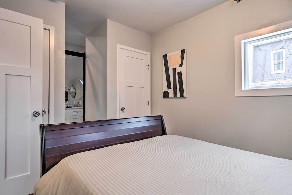 Photo of Bedroom in Cole
