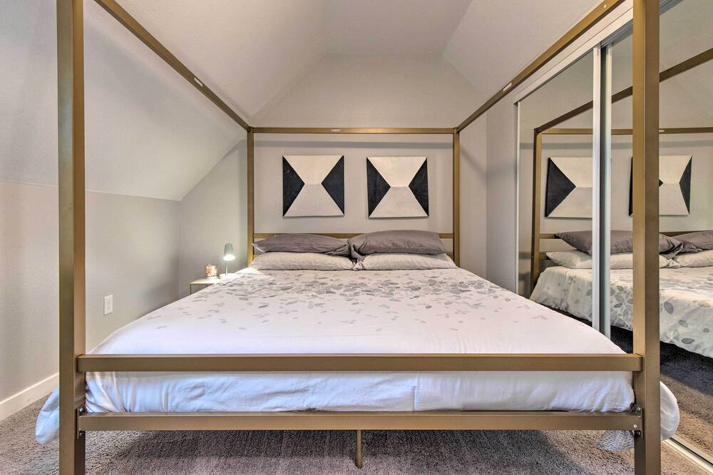 Photo of Bedroom in Cole