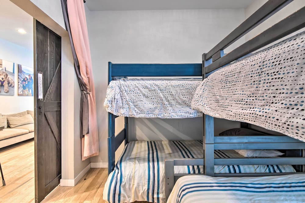 Photo of Bedroom in Cole