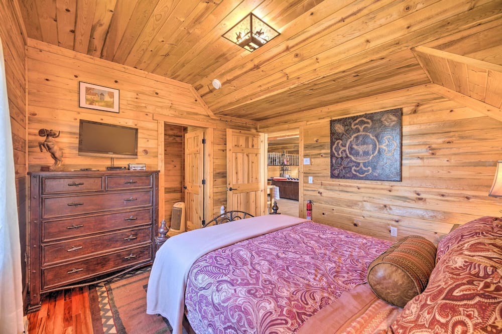 Photo of Bedroom in Victor