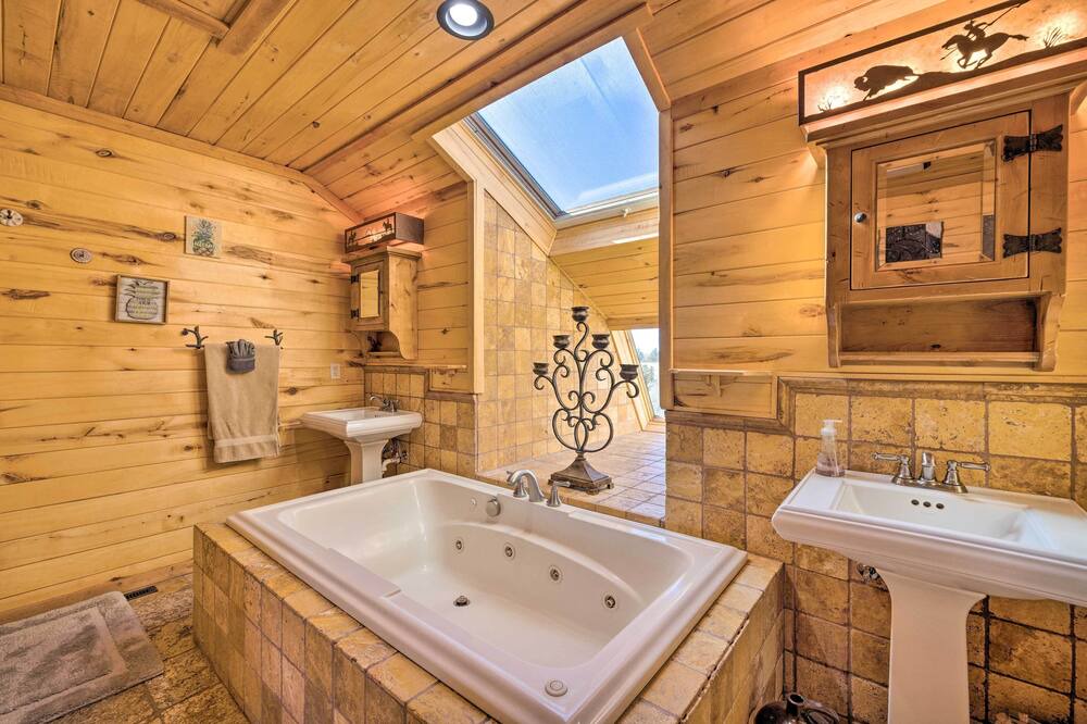 Photo of Bathroom in Victor