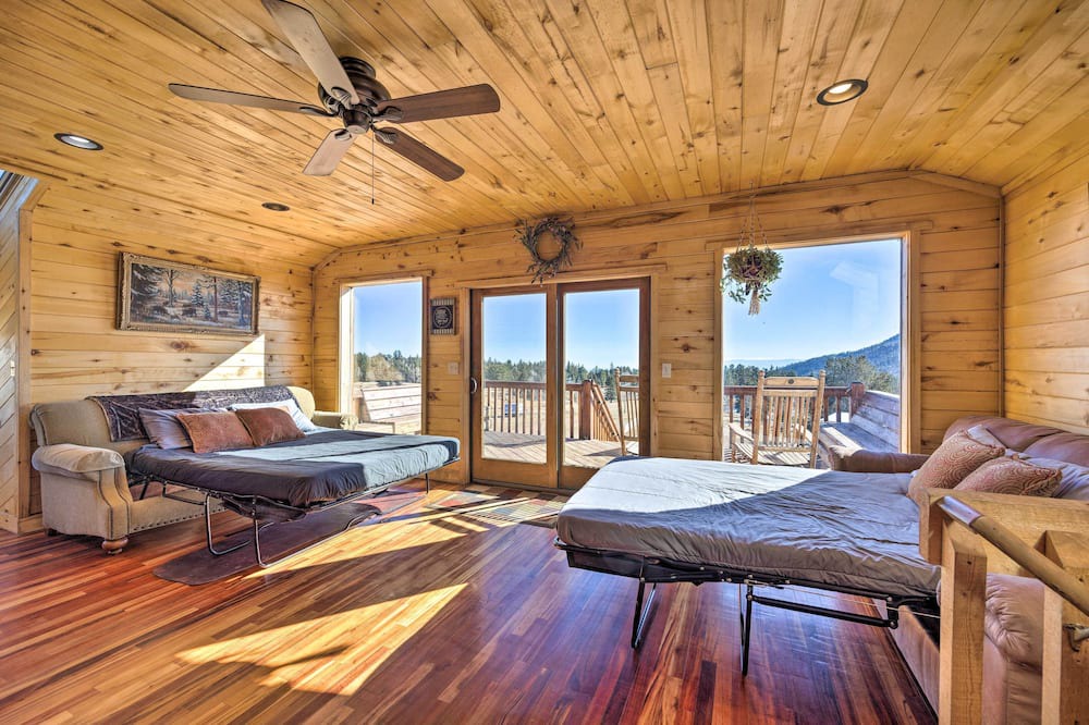 Photo of Bedroom in Victor