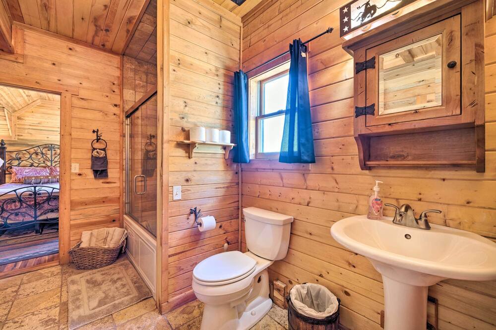 Photo of Bathroom in Victor