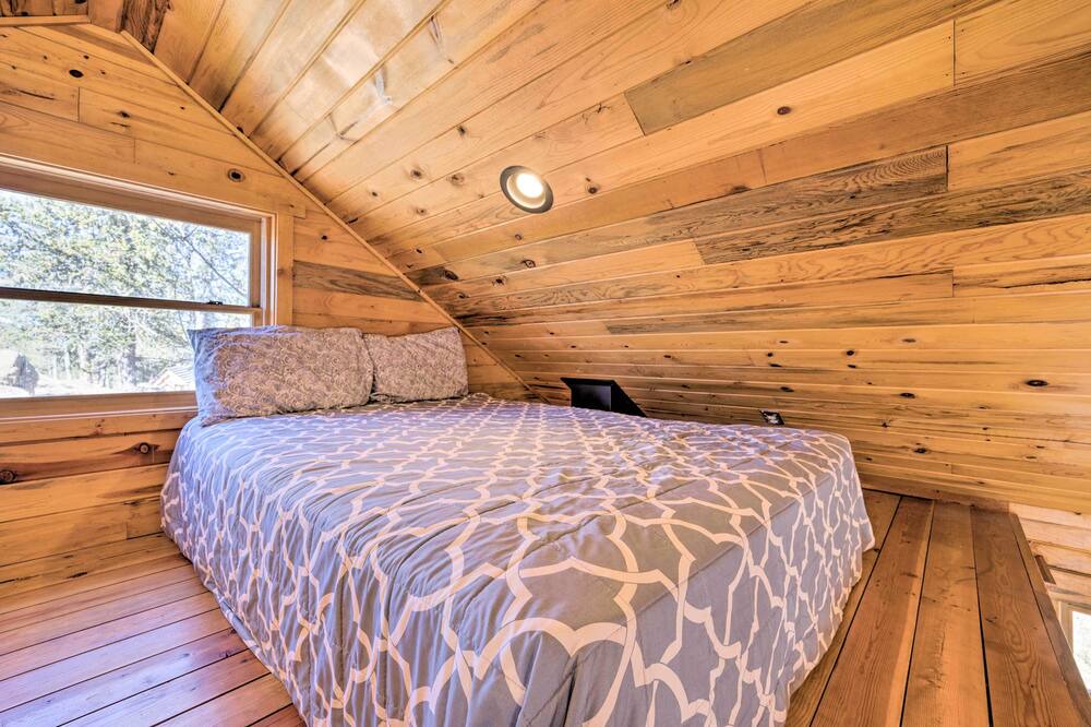 Photo of Bedroom in Victor