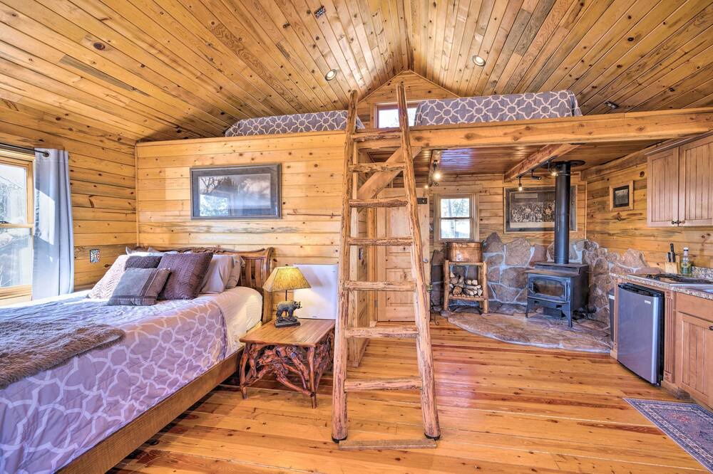 Photo of Bedroom in Victor