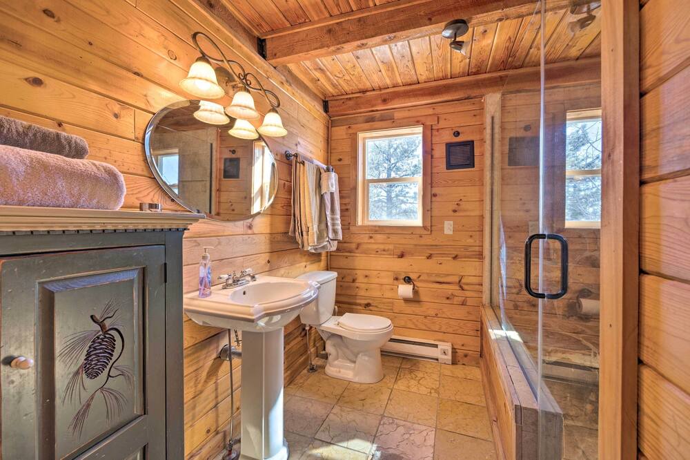 Photo of Bathroom in Victor