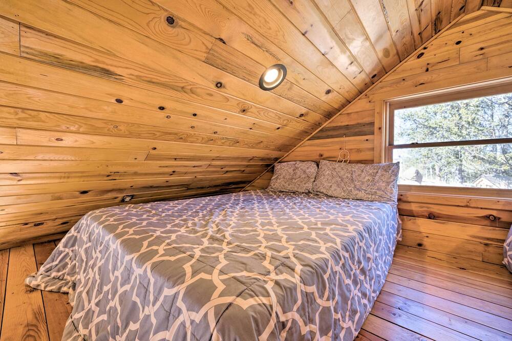 Photo of Bedroom in Victor