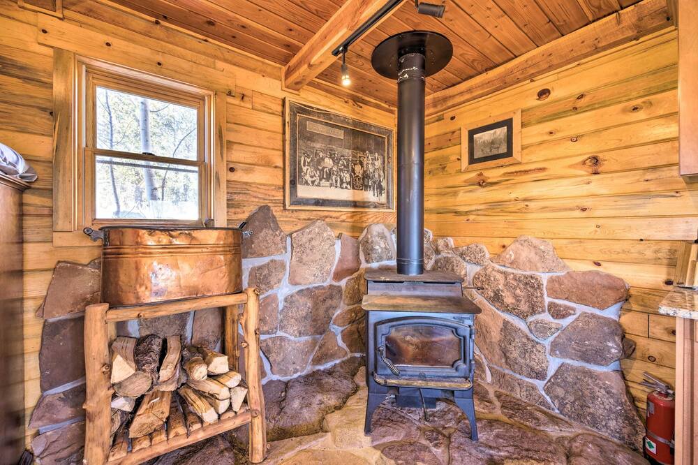 Photo of Livingroom in Victor