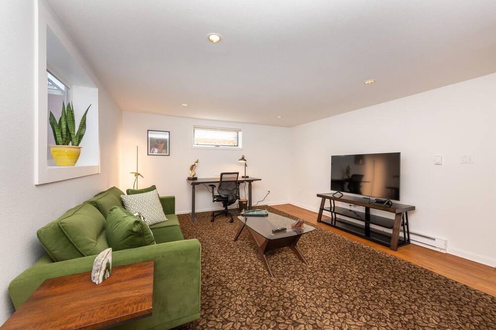 Photo of Bedroom in Old North Boulder