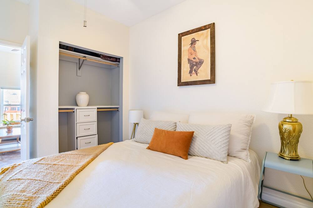 Photo of Bedroom in Cole