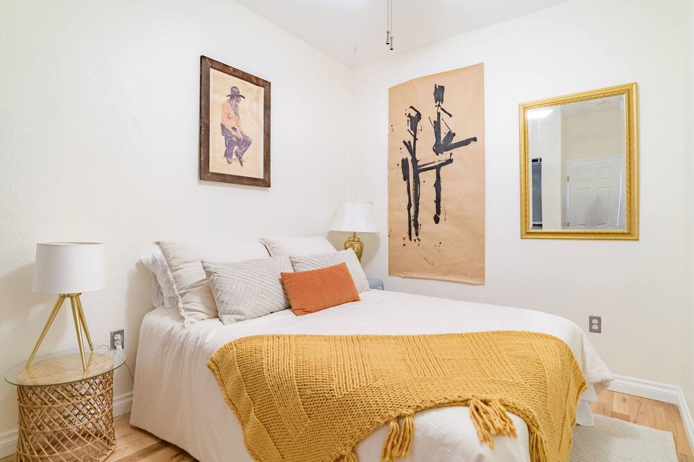 Photo of Bedroom in Cole