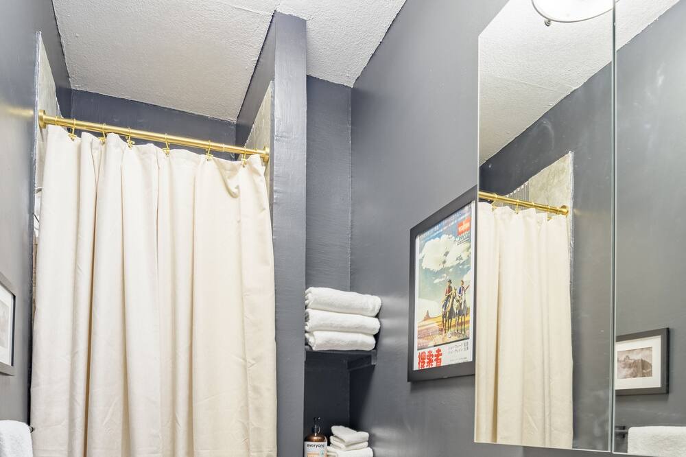 Photo of Bathroom in Cole