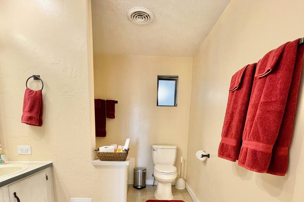 Photo of Bathroom in Palisade