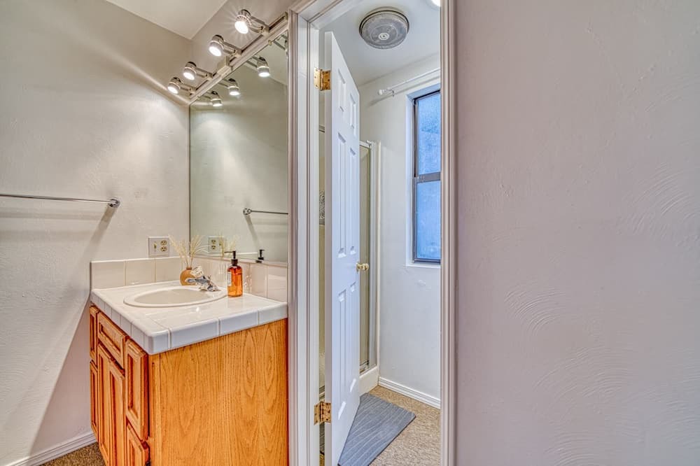 Photo of Bathroom in Lincoln Park