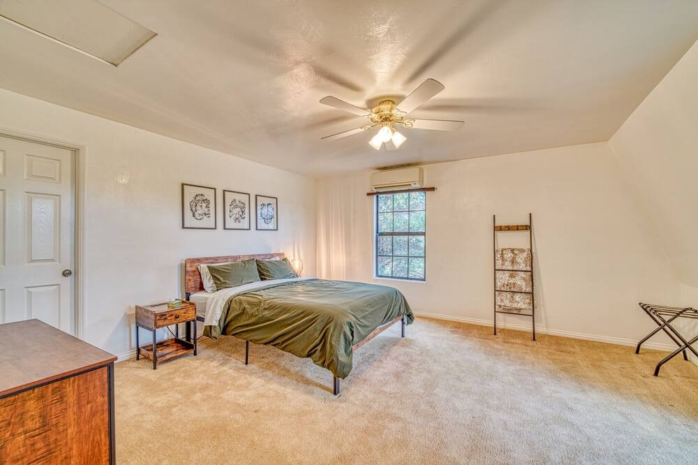 Photo of Bedroom in Lincoln Park