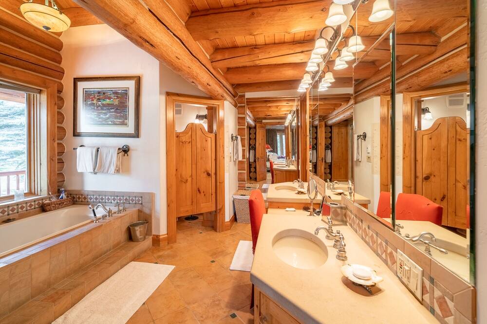 Photo of Bathroom in Carbondale