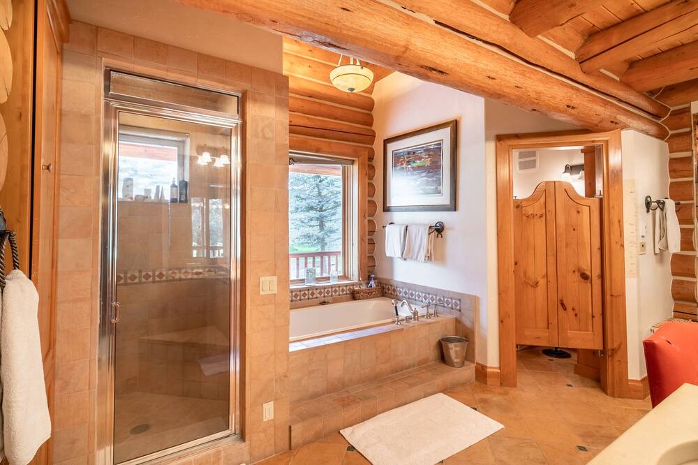 Photo of Bathroom in Carbondale
