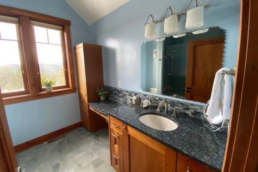 Photo of Bathroom in Indian Hills