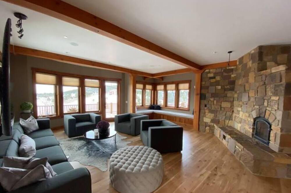 Photo of Livingroom in Indian Hills