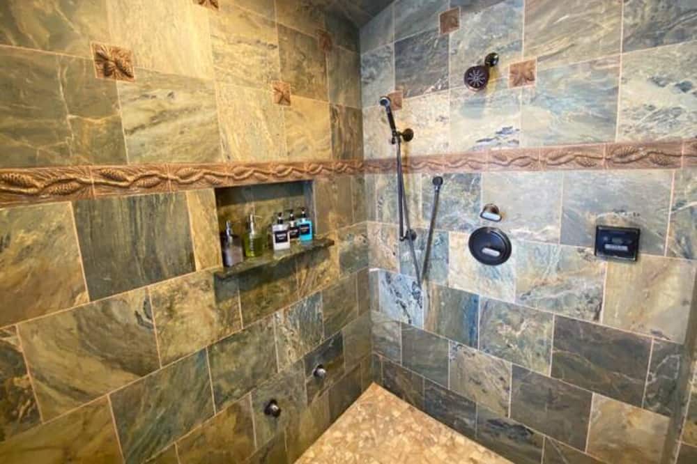 Photo of Bathroom in Indian Hills