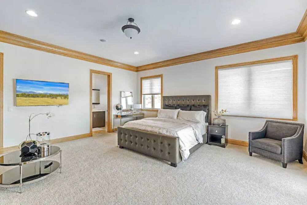 Photo of Bedroom in Indian Hills