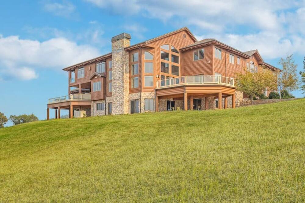 Photo of Outdoor in Indian Hills
