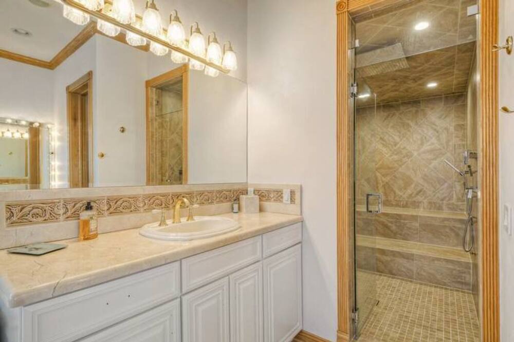 Photo of Bathroom in Indian Hills