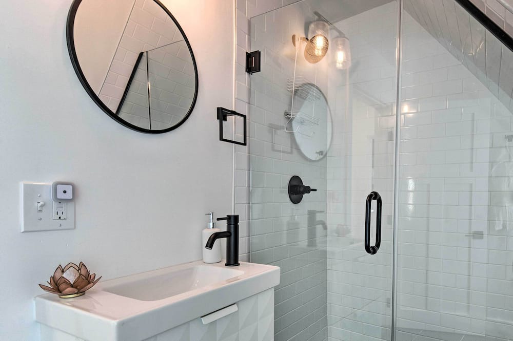 Photo of Bathroom in Sloan Lake