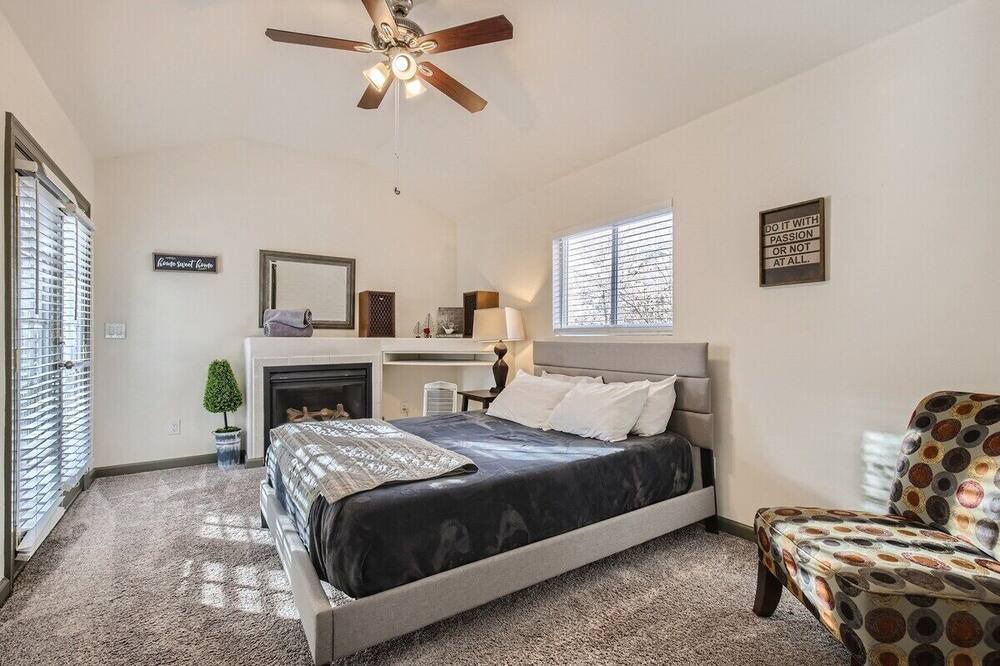 Photo of Livingroom in Lakewood
