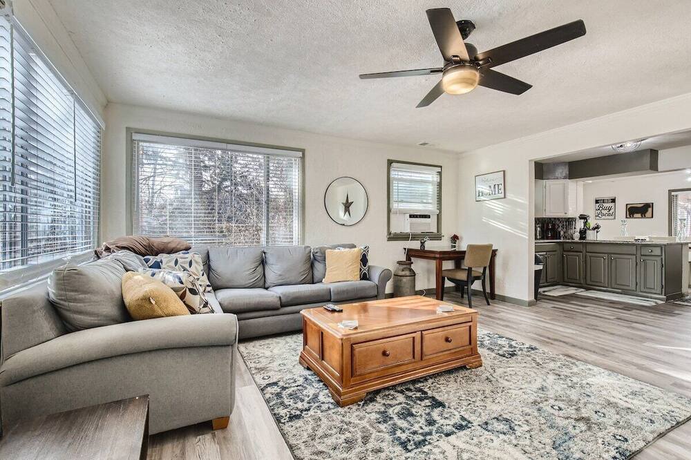 Photo of Livingroom in Lakewood