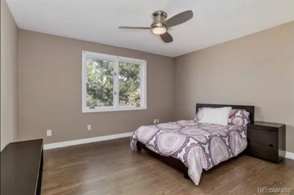Photo of Bedroom in Northridge