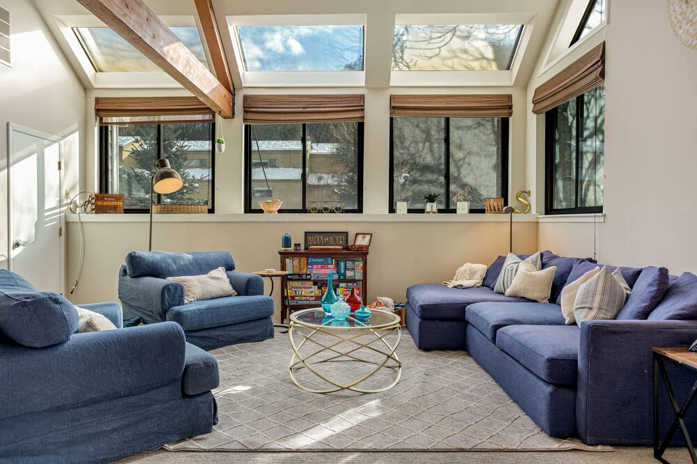 Photo of Livingroom in Eagle-Vail