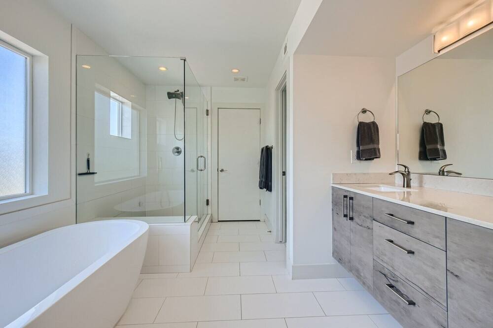 Photo of Bathroom in Sloan Lake