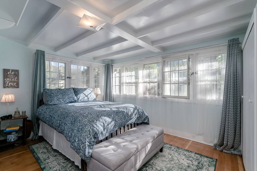 Photo of Bedroom in Skyway