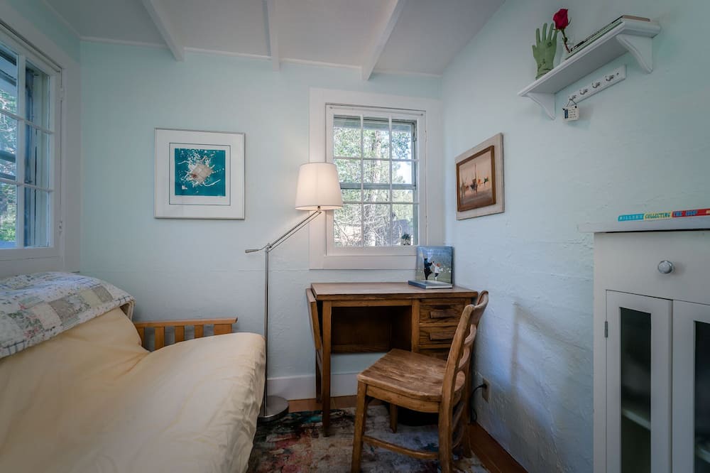 Photo of Bedroom in Skyway