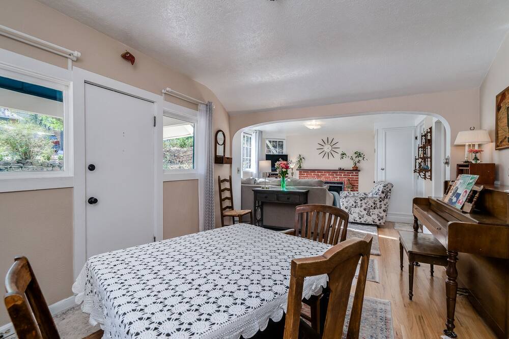Photo of Bedroom in Skyway