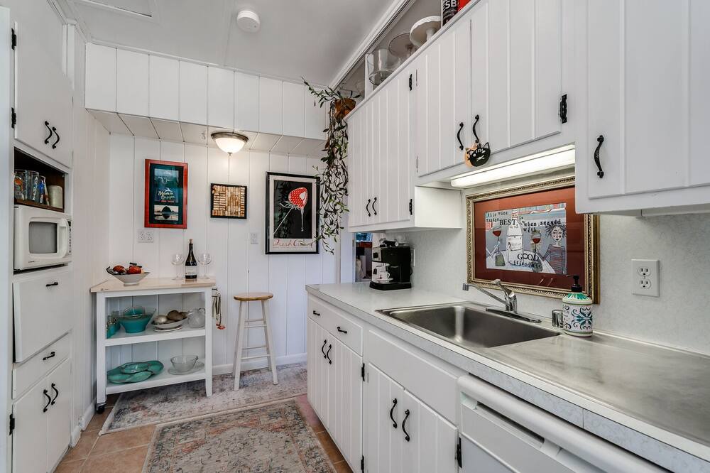 Photo of Kitchen in Skyway