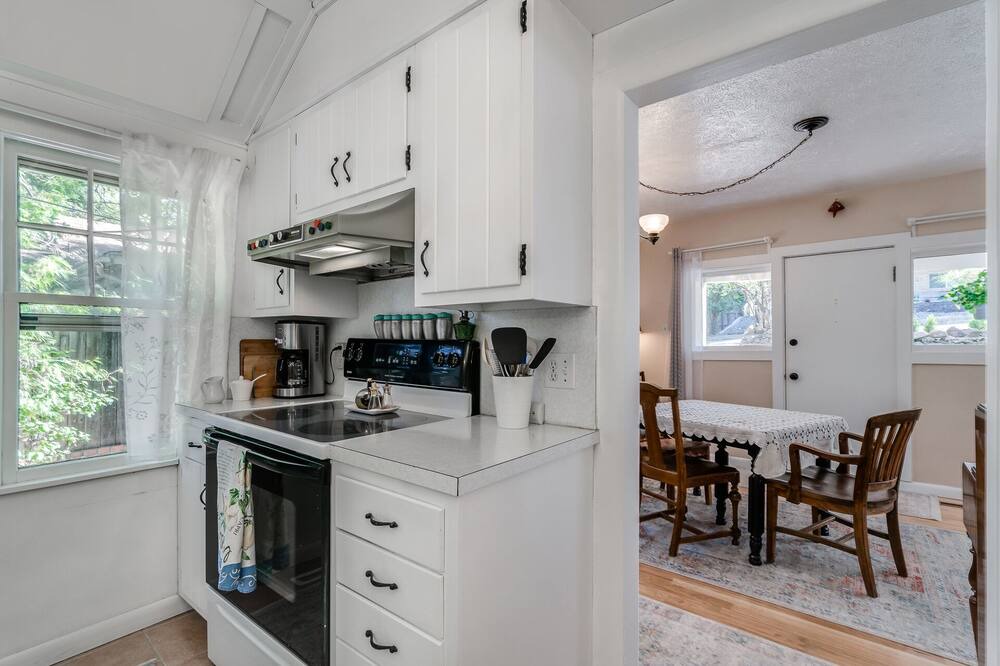 Photo of Kitchen in Skyway