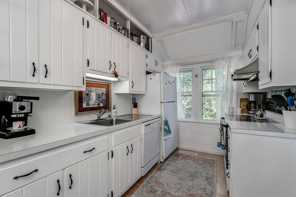 Photo of Kitchen in Skyway