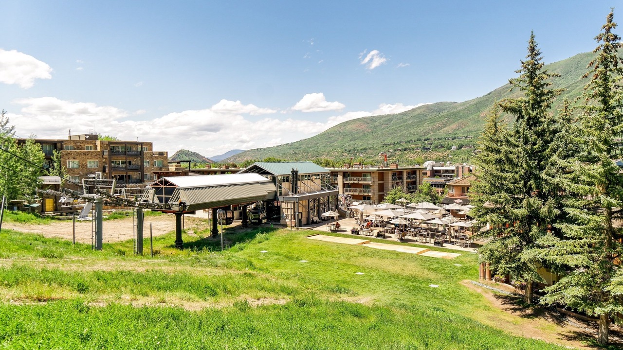 Photo of Others in Aspen