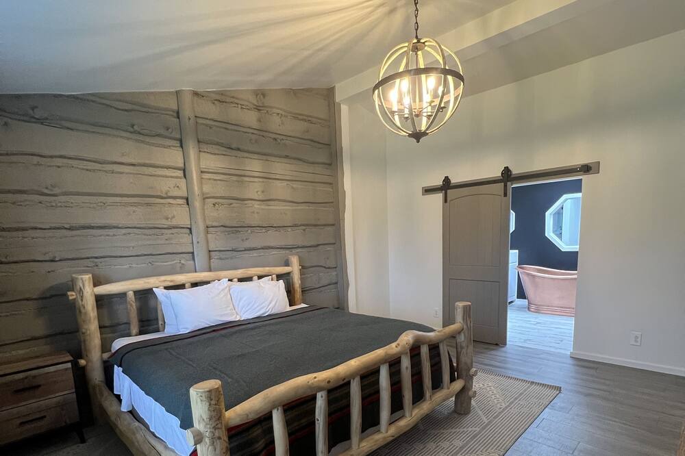 Photo of Bedroom in Lake George