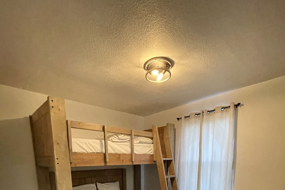 Photo of Bedroom in Lake George