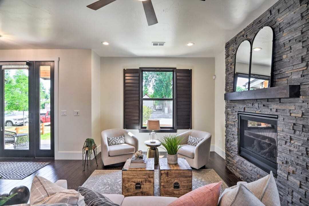 Photo of Livingroom in Martinez Park