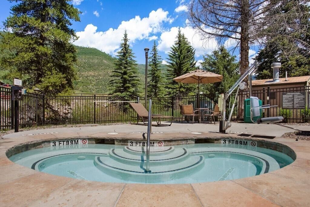 Photo of Outdoor in Highland Meadows