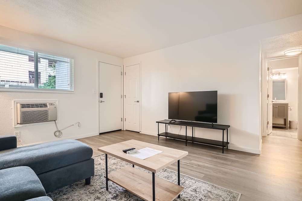 Photo of Livingroom in Lakewood