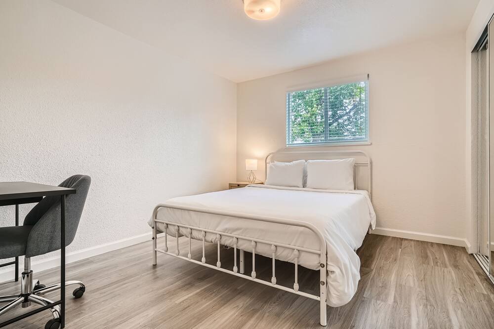 Photo of Bedroom in Lakewood