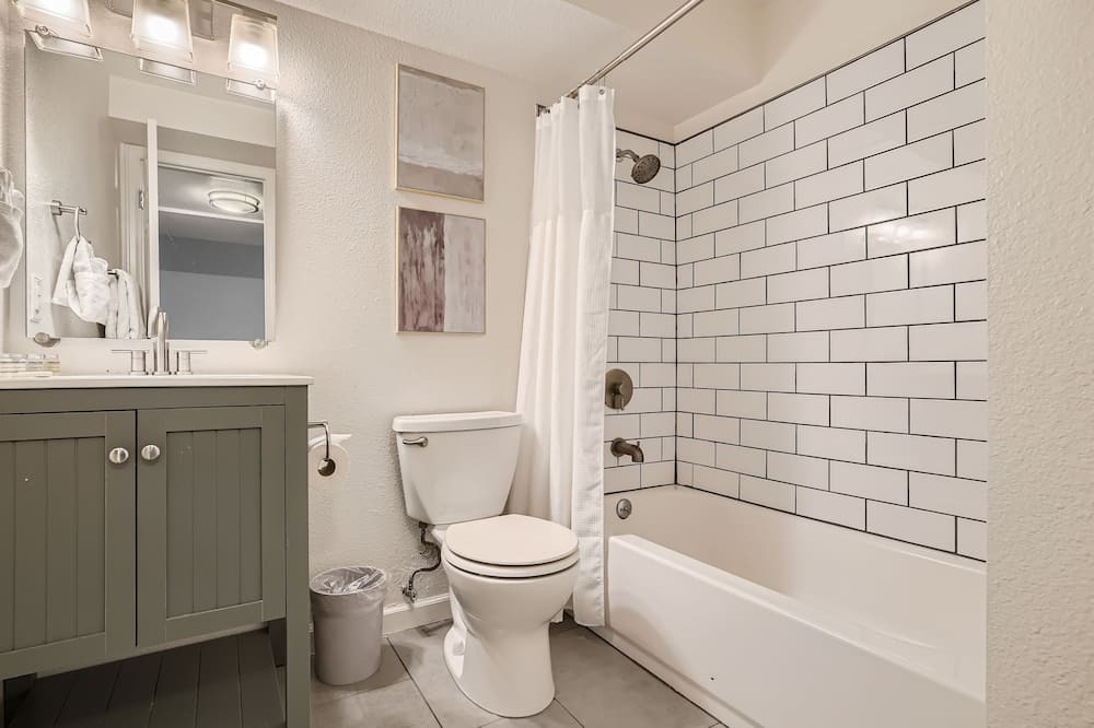 Photo of Bathroom in Lakewood