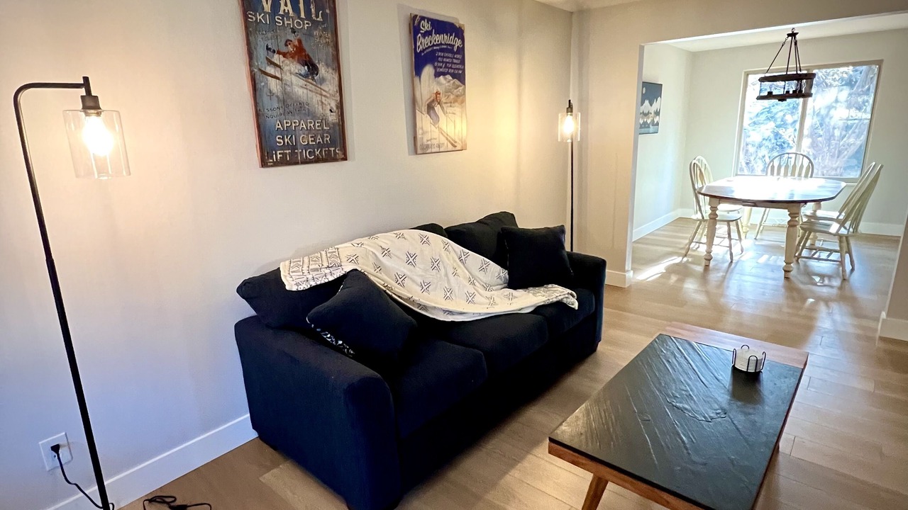 Photo of Livingroom in Mesa View Estates